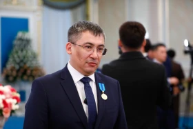 Президент бір топ медицина қызметкеріне мемлекеттік наградалар тапсырды - фото 2