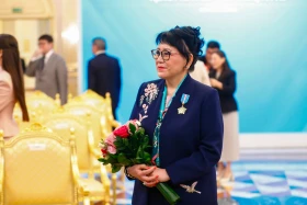 Президент бір топ медицина қызметкеріне мемлекеттік наградалар тапсырды - фото 3