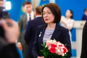 Президент бір топ медицина қызметкеріне мемлекеттік наградалар тапсырды - фото 8