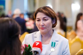 Президент бір топ медицина қызметкеріне мемлекеттік наградалар тапсырды - фото 9