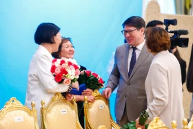 Президент бір топ медицина қызметкеріне мемлекеттік наградалар тапсырды - фото 14