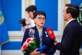 Президент бір топ медицина қызметкеріне мемлекеттік наградалар тапсырды - фото 16