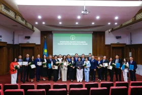 Мемлекет басшысы Президент Телерадиокешенінің қызметкерлерін марапаттады - фото 1