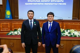 Мемлекет басшысы Президент Телерадиокешенінің қызметкерлерін марапаттады - фото 9