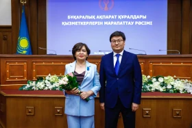 Мемлекет басшысы Президент Телерадиокешенінің қызметкерлерін марапаттады - фото 15