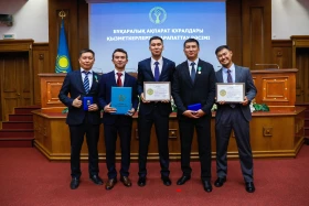 Мемлекет басшысы Президент Телерадиокешенінің қызметкерлерін марапаттады - фото 30
