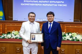 Мемлекет басшысы Президент Телерадиокешенінің қызметкерлерін марапаттады - фото 23