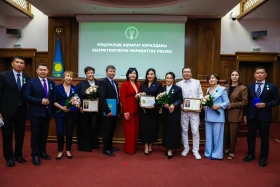 Мемлекет басшысы Президент Телерадиокешенінің қызметкерлерін марапаттады - фото 29