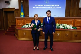 Мемлекет басшысы Президент Телерадиокешенінің қызметкерлерін марапаттады - фото 28