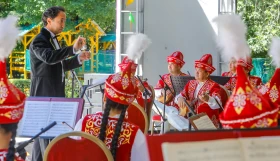 Құрманғазы оркестрінің Ұлттық домбыра күніне арналған концерттерін 2000-нан астам адам тамашалады - фото 3