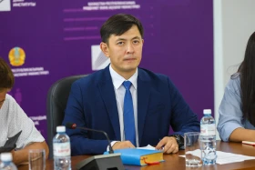 Саясаттанушылар партияларды қоғаммен тұрақты диалог орнатуға үндеді - фото 8