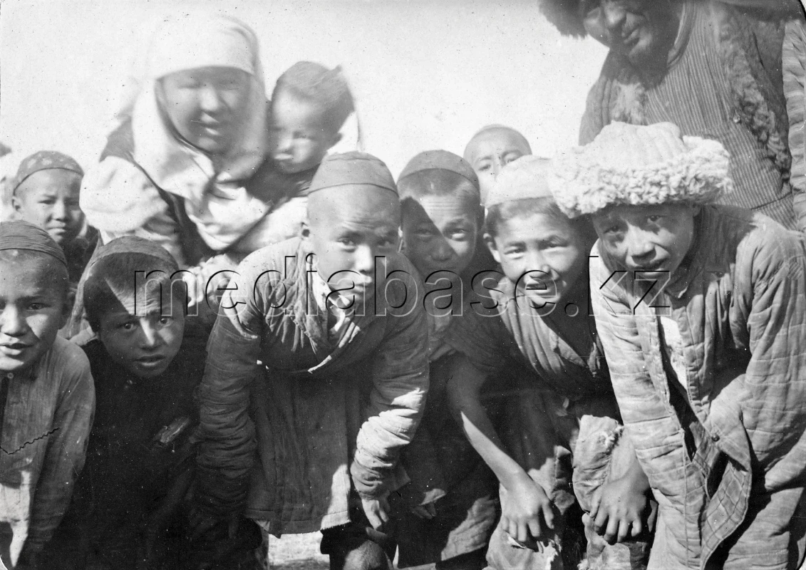 Камерамен танысу 1925 жыл - фото 1