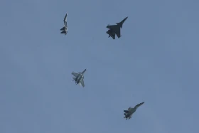 АСТАНАДАҒЫ ӘУЕ ПАРАДЫ: Әскери ұшқыштар асқан шеберлік үлгісін көрсетті - фото 2