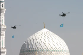 АСТАНАДАҒЫ ӘУЕ ПАРАДЫ: Әскери ұшқыштар асқан шеберлік үлгісін көрсетті - фото 19