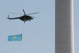 АСТАНАДАҒЫ ӘУЕ ПАРАДЫ: Әскери ұшқыштар асқан шеберлік үлгісін көрсетті - фото 24