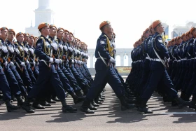 АСТАНАДАҒЫ ӘУЕ ПАРАДЫ: Әскери ұшқыштар асқан шеберлік үлгісін көрсетті - фото 28