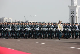 АСТАНАДАҒЫ ӘУЕ ПАРАДЫ: Әскери ұшқыштар асқан шеберлік үлгісін көрсетті - фото 30