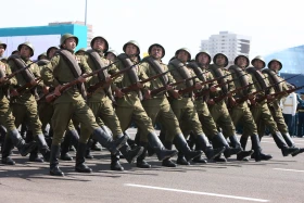 АСТАНАДАҒЫ ӘУЕ ПАРАДЫ: Әскери ұшқыштар асқан шеберлік үлгісін көрсетті - фото 36