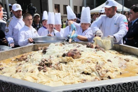 Самый большой бешбармак занесли в Книгу рекордов Гиннесса - фото 4