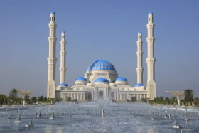 Крупнейшая в Центральной Азии мечеть открылась в Нур-Султане - фото 1