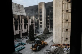 Өртке оранған автокөліктер мен Алматы әкімдігі - фото 9