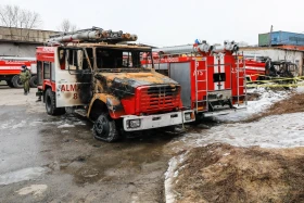 Өртке оранған автокөліктер мен Алматы әкімдігі - фото 11