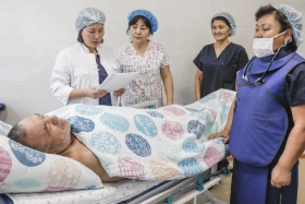 Италиялық  профессор Алматыда бірегей ота жасады - фото 5