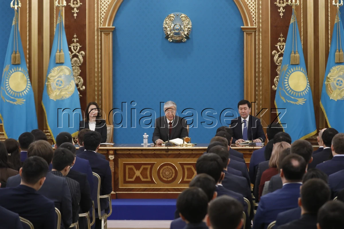 Касым-Жомарт Токаев встретился с представителями Президентского молодежного кадрового резерва - фото 1