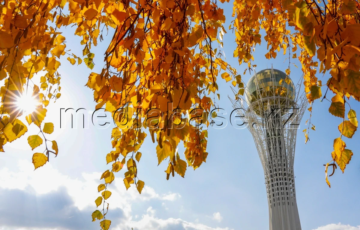 Теплые краски осени.  Астана и Алматы. - фото 1