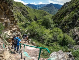 Аюлы сарқырамасы – туристерге арналған танымал орындардың бірі - фото 11