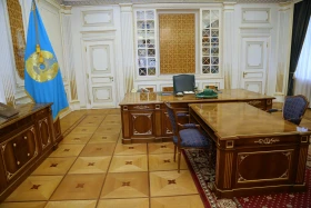 Как выглядел рабочий кабинет Нурсултана Назарбаева - фото 16