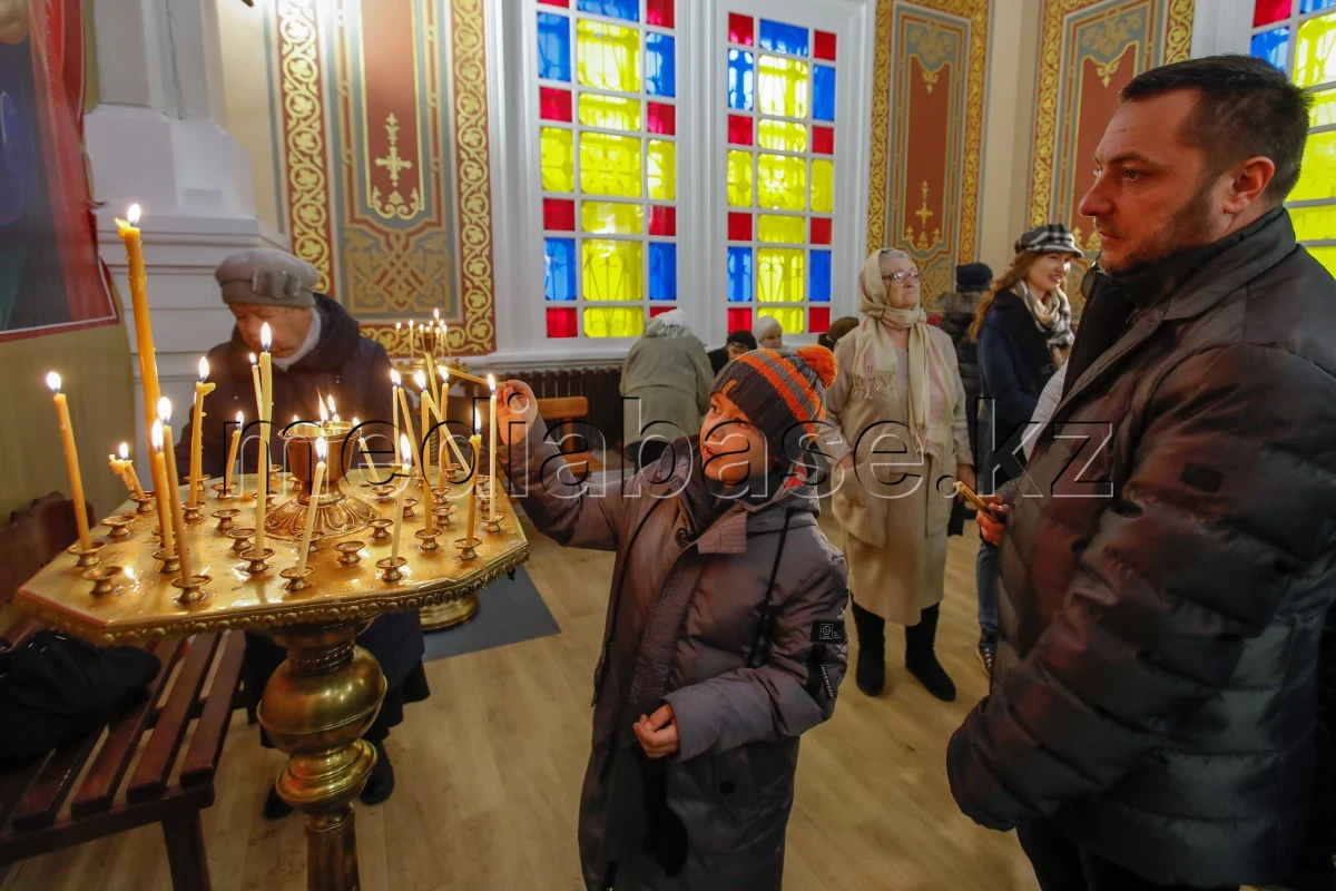 7 қаңтарда Алматыдағы Вознесенский соборында діни іс-шара өтті - фото 1