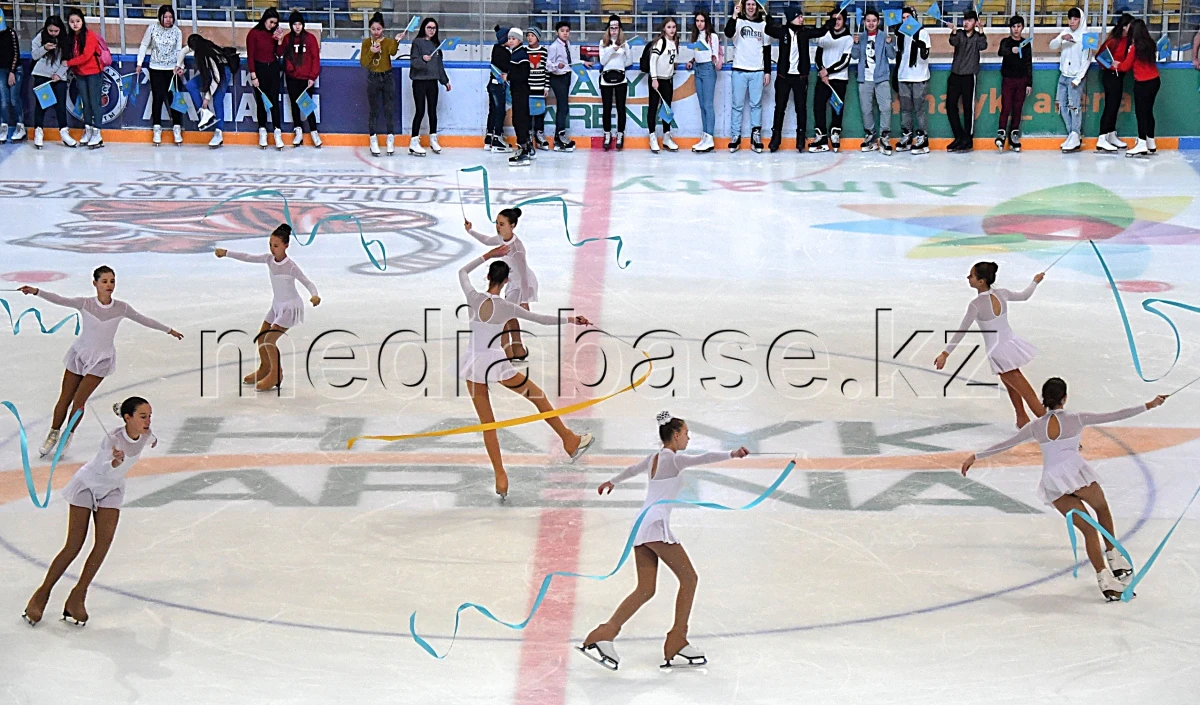Алматыда “Youth-2019”  конькимен жаппай сырғанау - фото 1