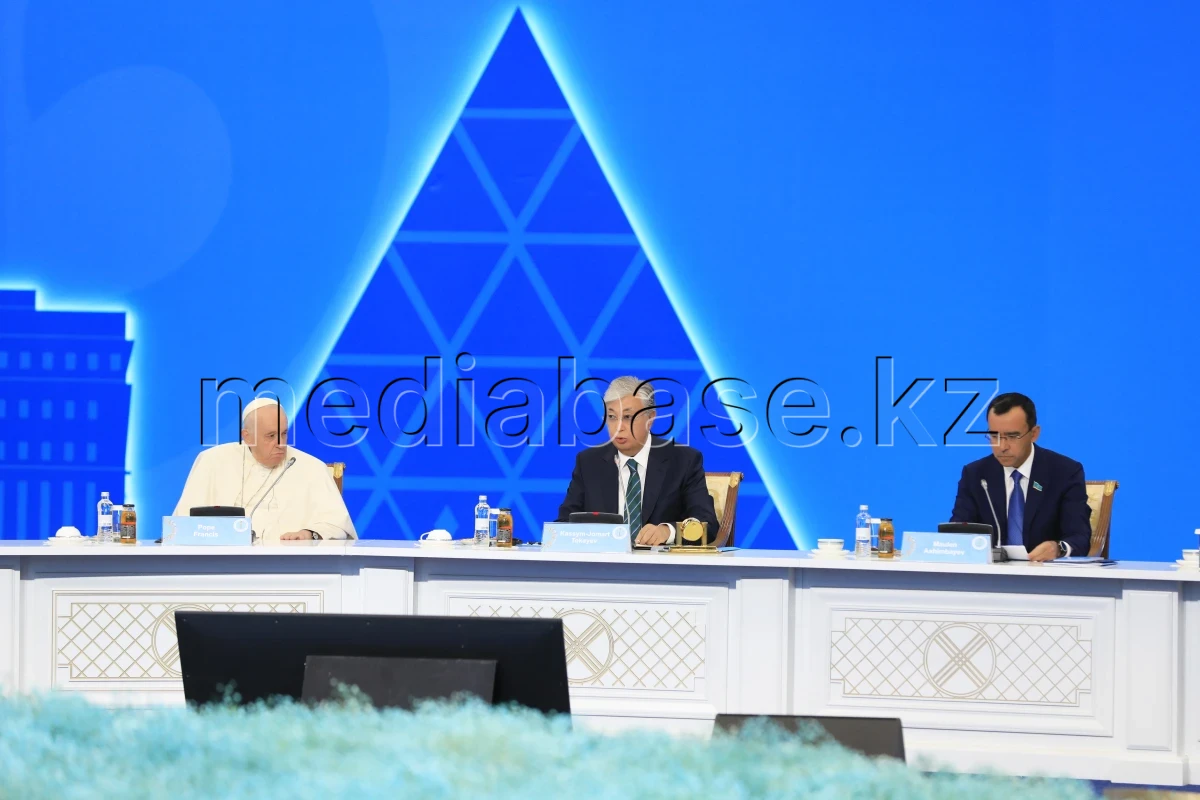 Рим Папасы Франциск Қазақстанға мемлекеттік сапармен келді - фото 1