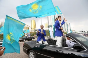 Олимпиада чемпиондары мен жүлдегерлері Астана көшелерімен жүріп өтті - фото 13