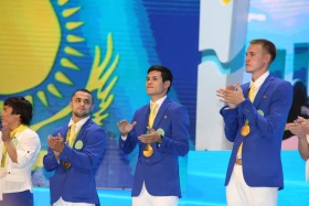 Олимпиада чемпиондары мен жүлдегерлері Астана көшелерімен жүріп өтті - фото 18