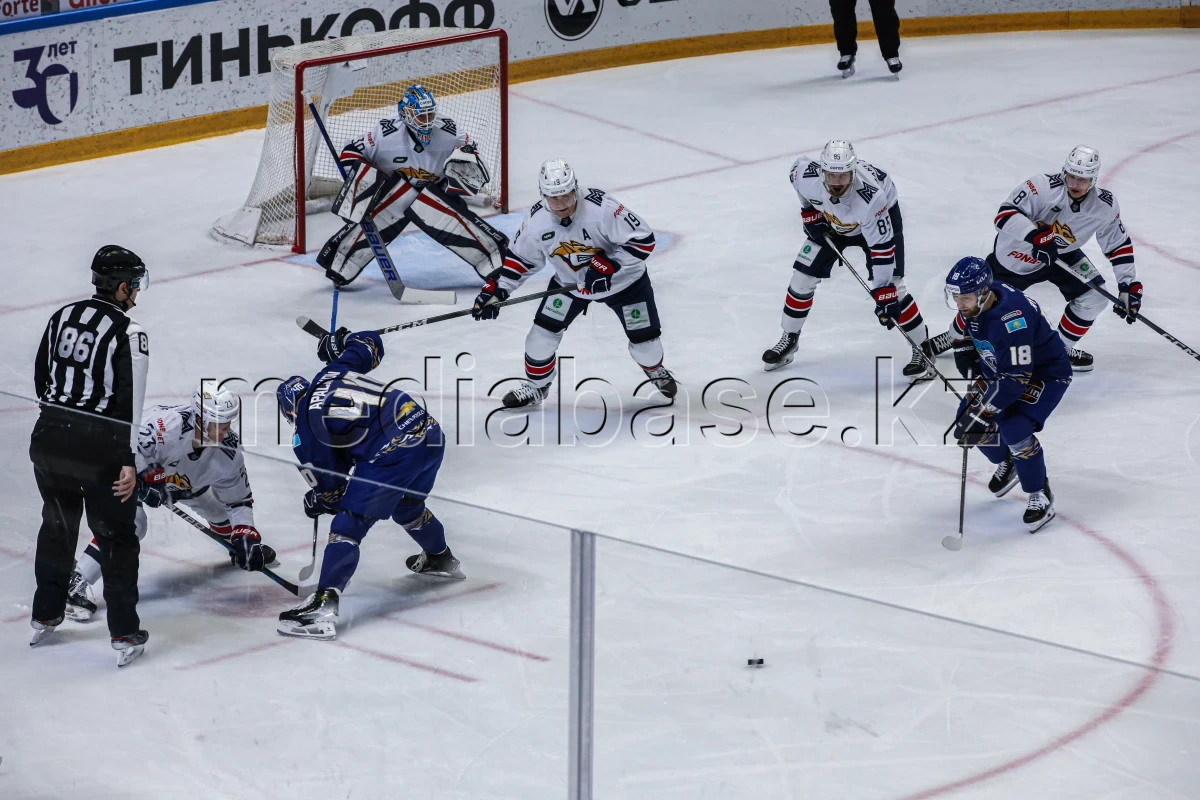 ҚХЛ: "Барыс" - "Металлург" - фото 1