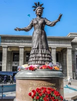 Алматыда опера әншісі Роза Бағлановаға ескерткіш ашылды - фото 5