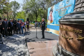 Алматыда опера әншісі Роза Бағлановаға ескерткіш ашылды - фото 12