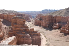 Шарын каньонындағы қорғандар аңғары: табиғат – тамаша сәулетші - фото 11