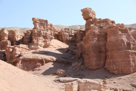 Шарын каньонындағы қорғандар аңғары: табиғат – тамаша сәулетші - фото 12