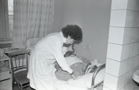 Алматыда өз қызметкерлері мен пациенттерінің күнделікті өмірін көрсететін медициналық орталық - фото 8