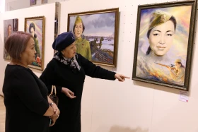 Астанадағы көрмеде әлемнің ұлы әйелдері қазақ суретшілерінің көзімен  таныстырылды - фото 10