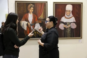 Астанадағы көрмеде әлемнің ұлы әйелдері қазақ суретшілерінің көзімен  таныстырылды - фото 11