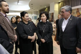 Астанадағы көрмеде әлемнің ұлы әйелдері қазақ суретшілерінің көзімен  таныстырылды - фото 25