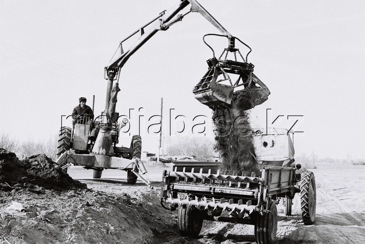 Егіс алқабы тыңайтқыштарды тиеу сәті - фото 1